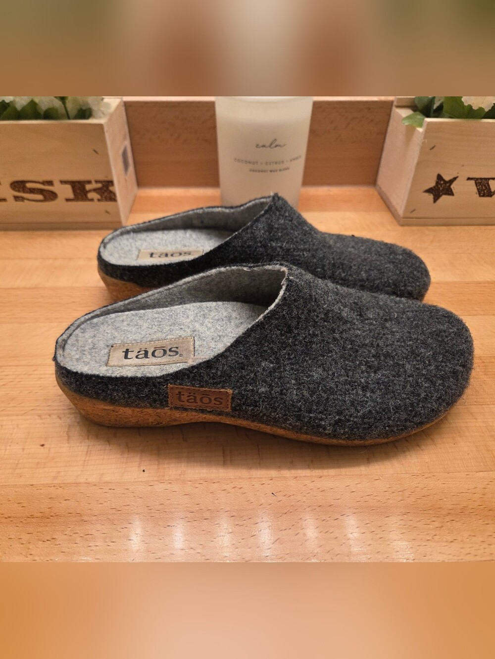 Taos Footwear Woolness Clog Slippers Dark Gray Womens Size 40 EU